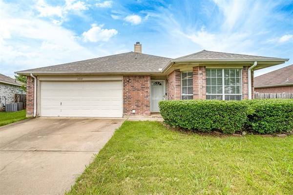 3010 Bradwood Avenue, Grand Prairie, TX 75052