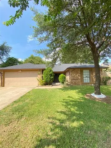 334 E Crossland Boulevard, Grand Prairie, TX 75052