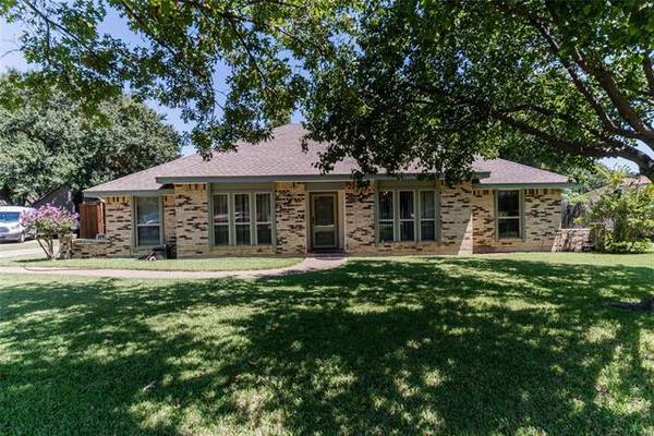 2314 Silver Horn Court, Grand Prairie, TX 75050