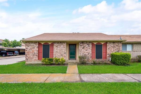 32 E Mountain Creek Drive #24, Grand Prairie, TX 75052