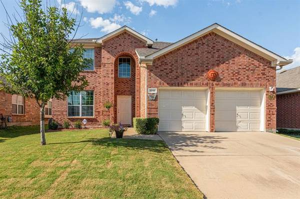 1048 Twin Brooks Drive, Grand Prairie, TX 75052