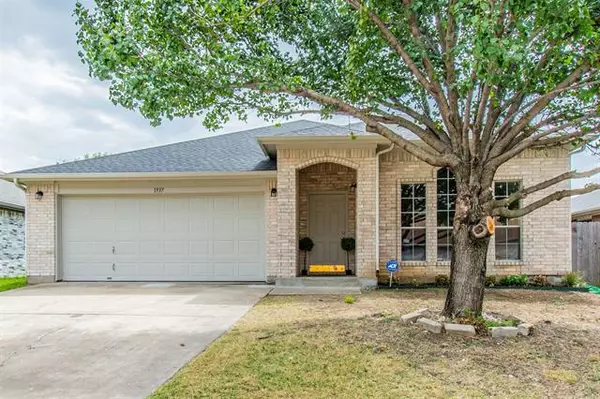 1937 Fox Meadow Trail, Grand Prairie, TX 75052