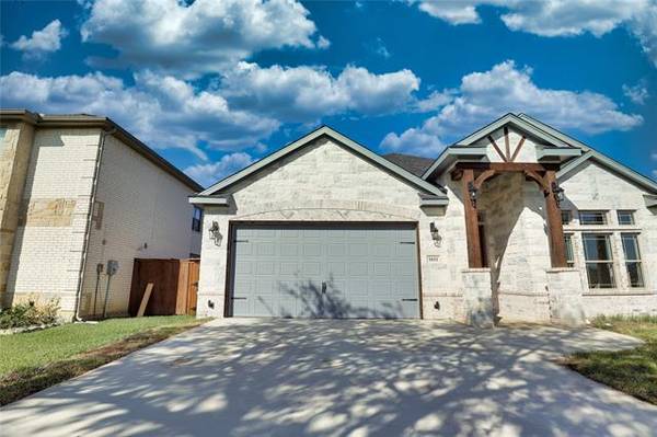 1611 Hardy Road, Grand Prairie, TX 75051