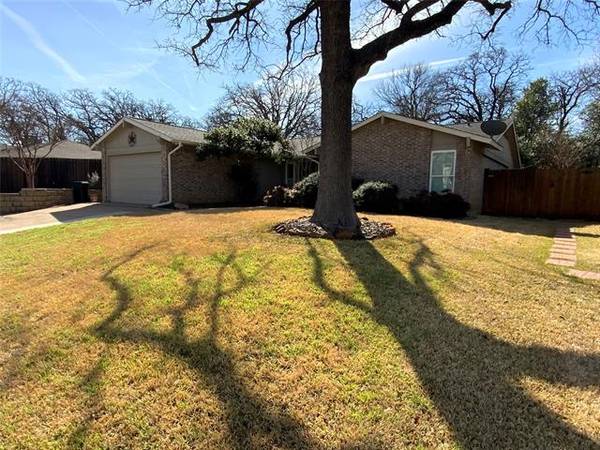 303 Shelmar Drive, Euless, TX 76039