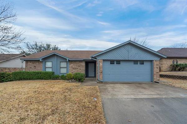 6532 N Park Drive, Watauga, TX 76148