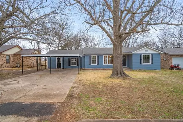 Van, TX 75790,298 N Pecan Street