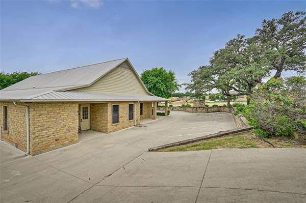 Weatherford, TX 76086,327 N Denton Street