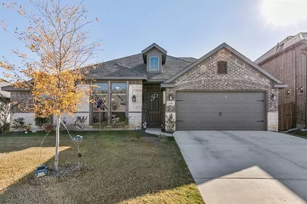 233 Sugar Creek Lane, Saginaw, TX 76131