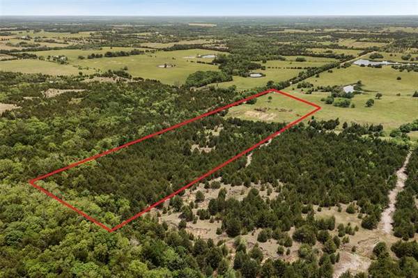 387 CR25310, Roxton, TX 75477