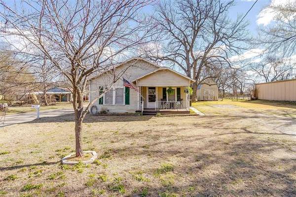 212 N Oran Avenue, Cleburne, TX 76031