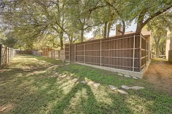 Fort Worth, TX 76112,739 Oakwood Trail