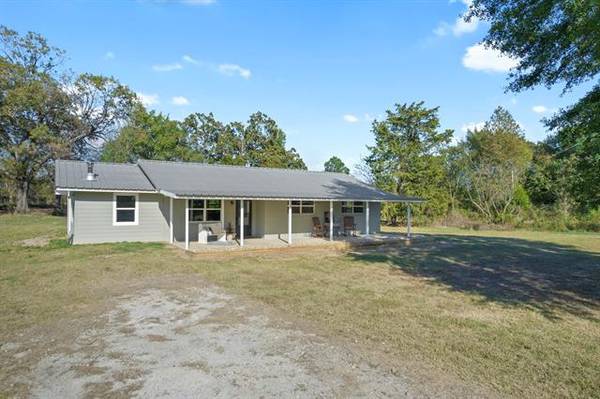 5201 Farm Road 1487, Bogata, TX 75417