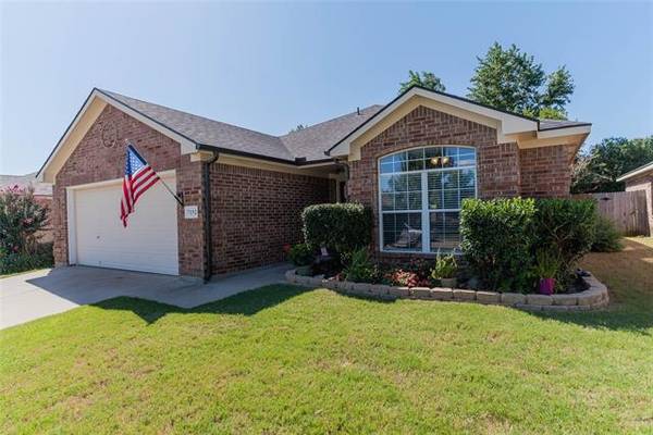 7252 Specklebelly Lane, Fort Worth, TX 76120