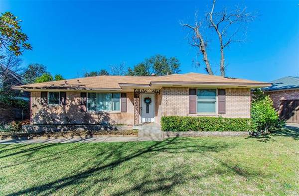 2703 Sunset Avenue, Dallas, TX 75211