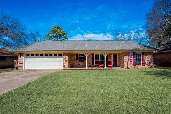 2105 Juanita Drive, Arlington, TX 76013