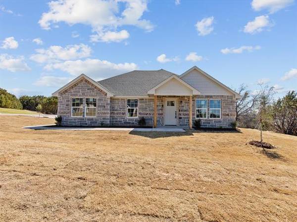 2301 Creek Drive, Granbury, TX 76048