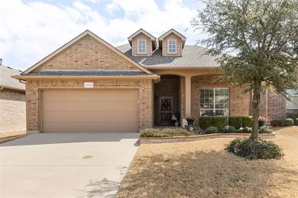 2212 Frosted Willow Lane, Fort Worth, TX 76177