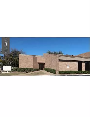 425 Westpark Way, Euless, TX 76040