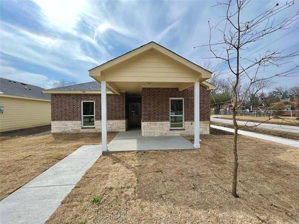 202 Laroe Street, Terrell, TX 75160