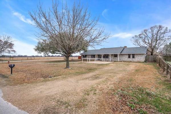 222 Southridge Street,  Edgewood,  TX 75117