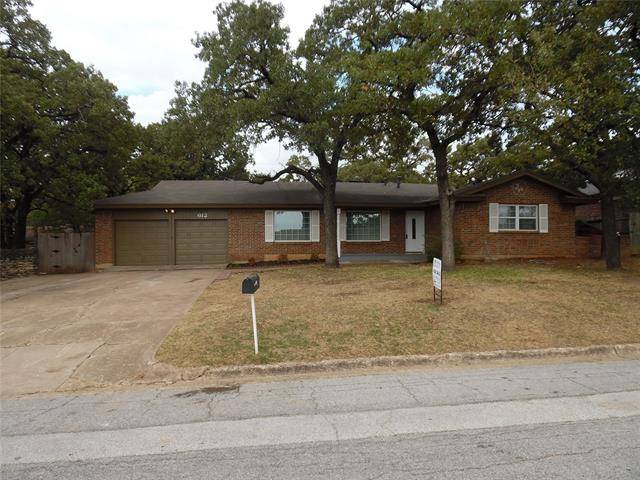 612 Plainview Drive, Hurst, TX 76054