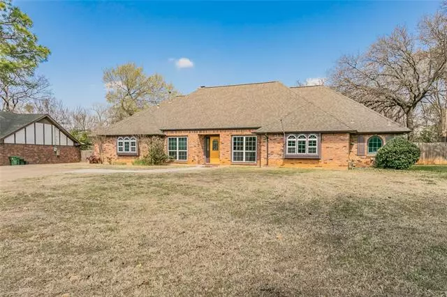 Bedford, TX 76022,836 Chaparral Court