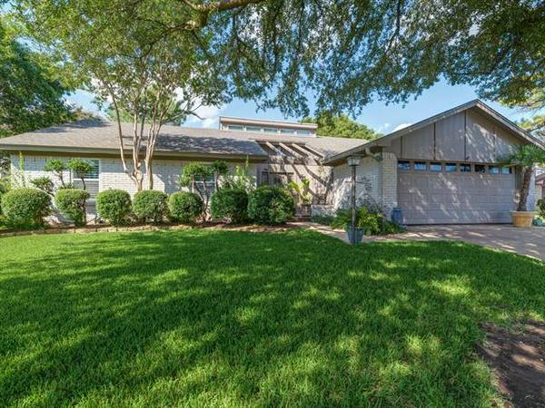 8837 Main Street, North Richland Hills, TX 76182