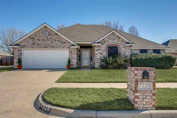 7328 Oak Ridge Drive, North Richland Hills, TX 76182