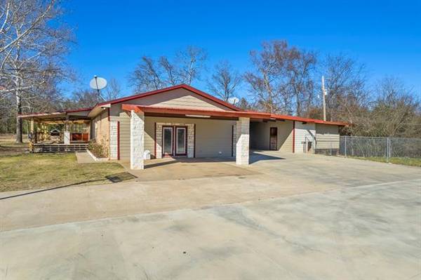 278 County Road 2415, Mount Pleasant, TX 75455