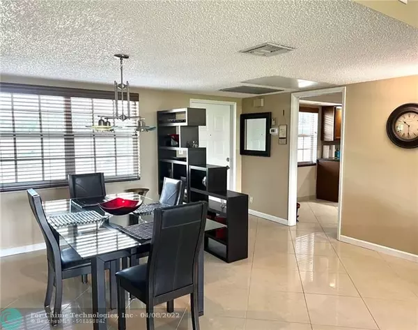 Pompano Beach, FL 33069,565 Oaks Ln  #311