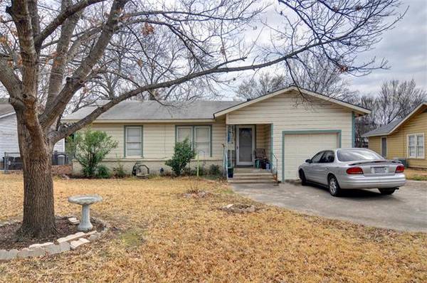 5316 Nadine Drive, Haltom City, TX 76117