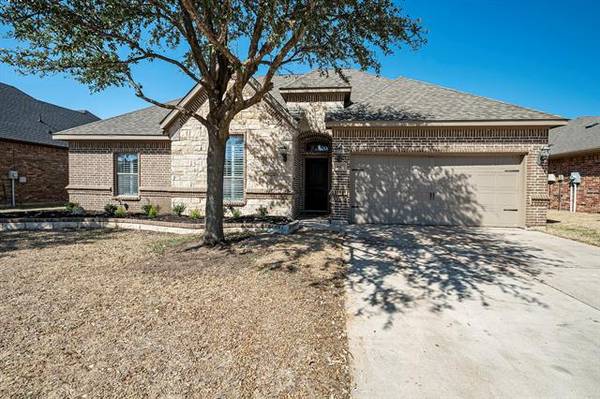 447 Chisholm Trail, Justin, TX 76247