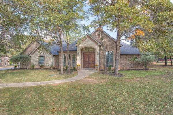 756 S Sugartree Drive, Lipan, TX 76462