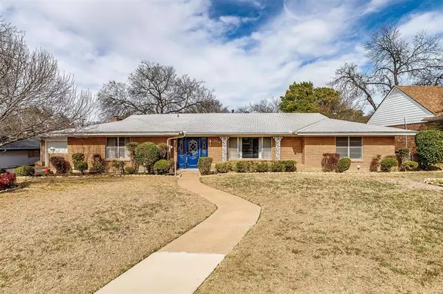 3712 Wedgway Drive, Fort Worth, TX 76133