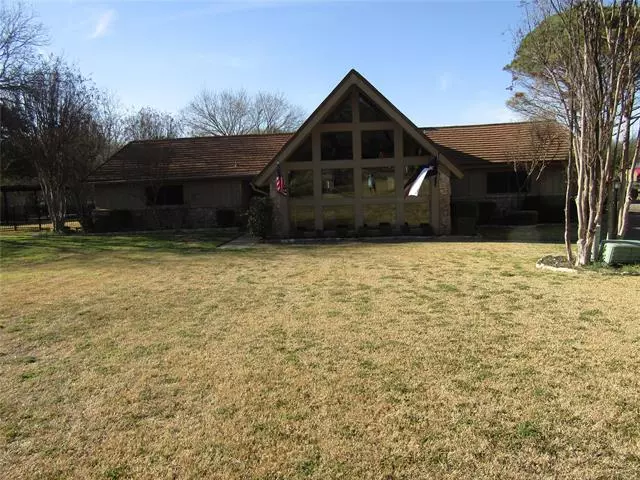 233 TIMBERLAKE Drive, Azle, TX 76020