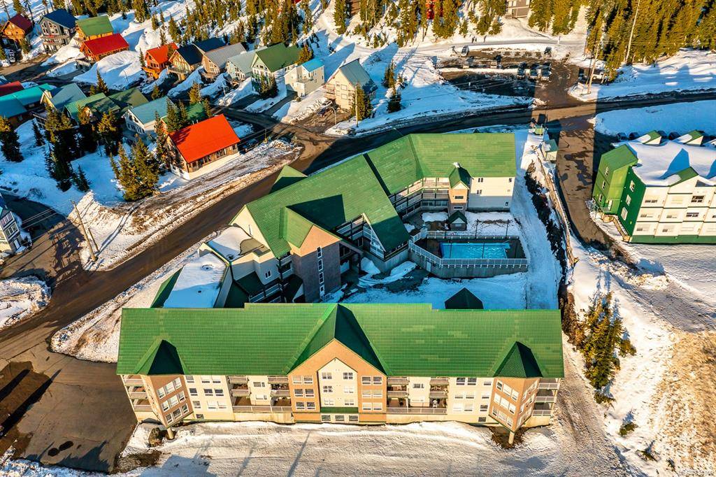 Courtenay, BC V9J 1L0,1201 Henry Rd #506