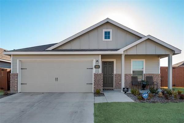 2935 Acacia Drive, Heartland, TX 75126