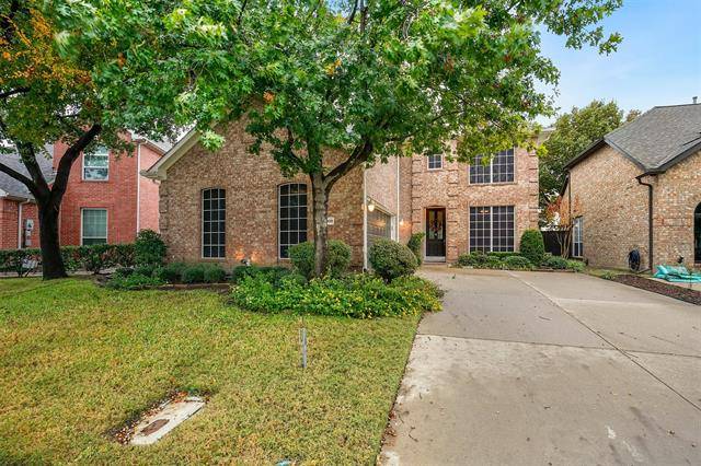 9008 Crown Point Circle, Irving, TX 75063