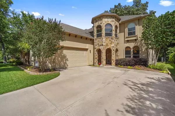 Fort Worth, TX 76112,5952 Riverbend Place