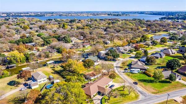 3905 E Chippewa Trail, Granbury, TX 76048