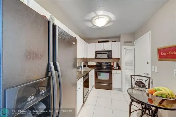 Pompano Beach, FL 33062,1900 S Ocean Blvd  #10J