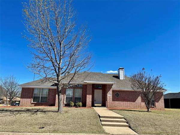 1816 Clearbrook Lane, Corsicana, TX 75110