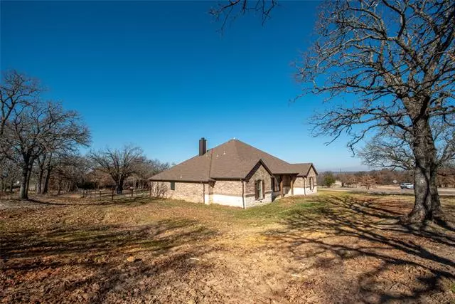 103 Bishop Drive, Weatherford, TX 76088