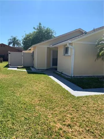 5700 Longleaf DR, North Fort Myers, FL 33917