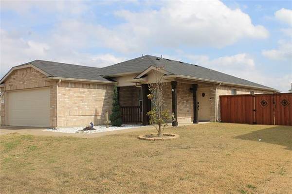 621 Fox Glen Drive, Forney, TX 75126