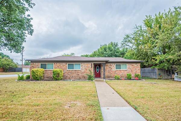 7628 Deaver Drive, North Richland Hills, TX 76180