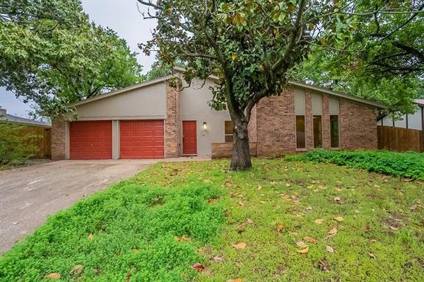 7012 Post Oak Drive, North Richland Hills, TX 76182