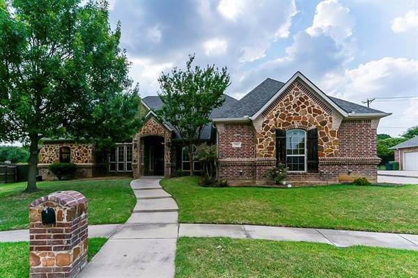 7905 Forest Ridge Court, North Richland Hills, TX 76182