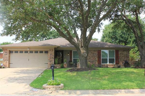 7505 Red Oak Street, North Richland Hills, TX 76182