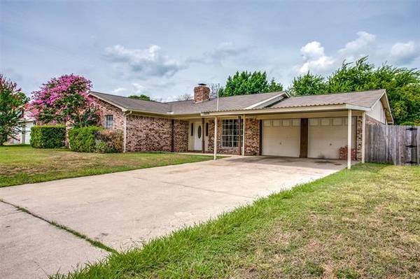 5537 Meadow Oak Street, North Richland Hills, TX 76180